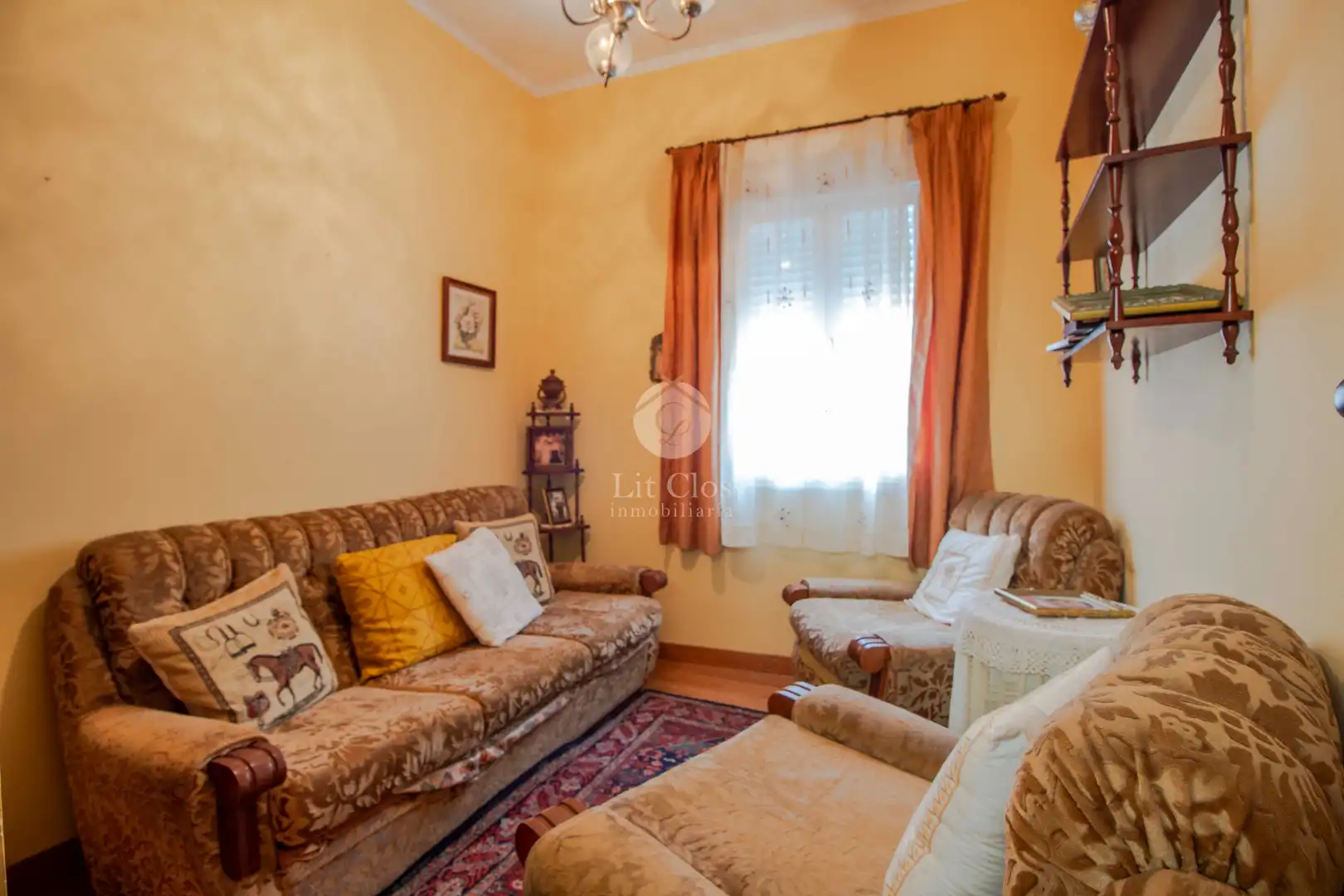Sala de estar de Casa o chalet en venta en A Rúa  con Calefacción, Jardín privado y Amueblado