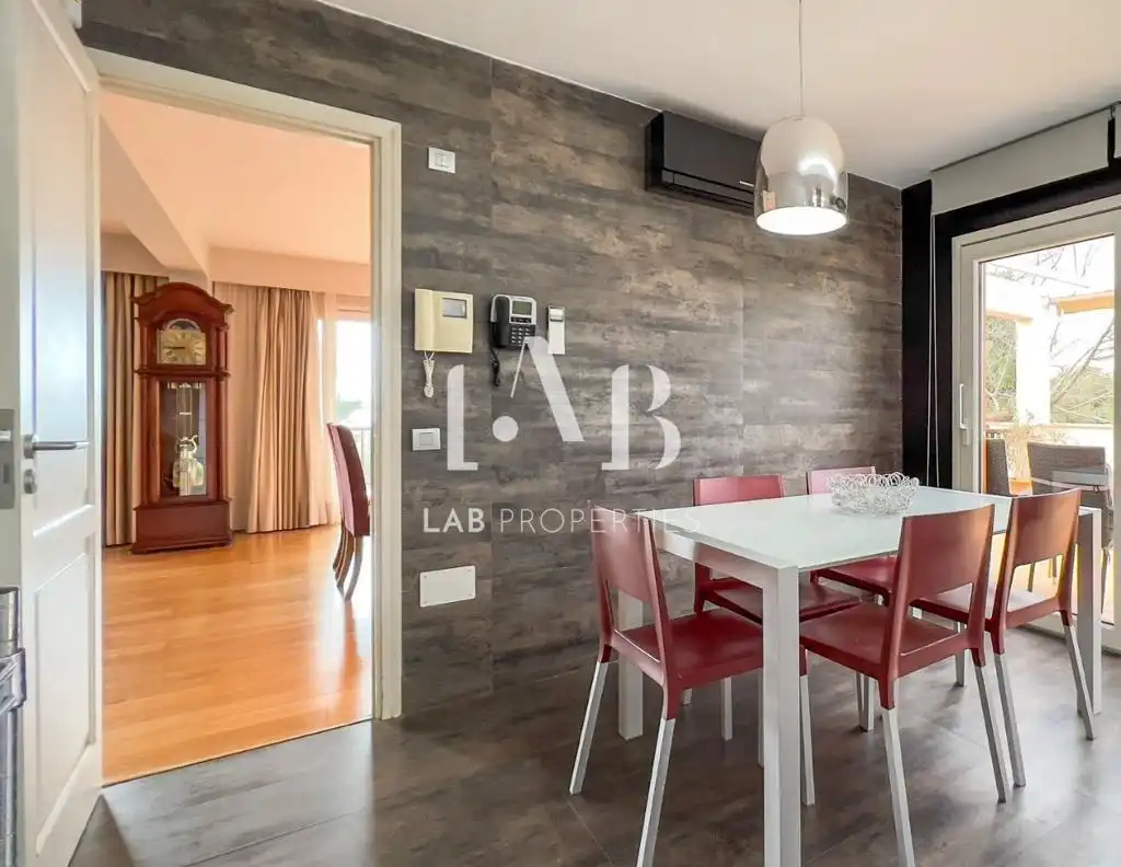 Menjador de Casa o xalet en venda en Marratxí amb Aire condicionat, Jardí privat i Parquet
