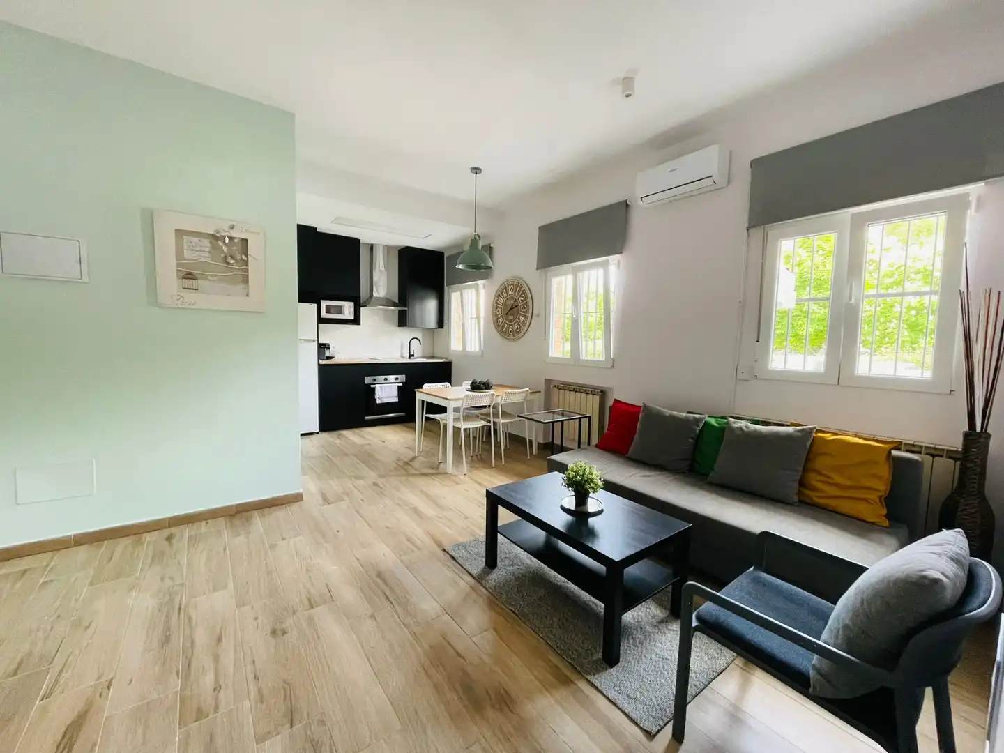 Flat for rent in Calle Aeronave, Timón
