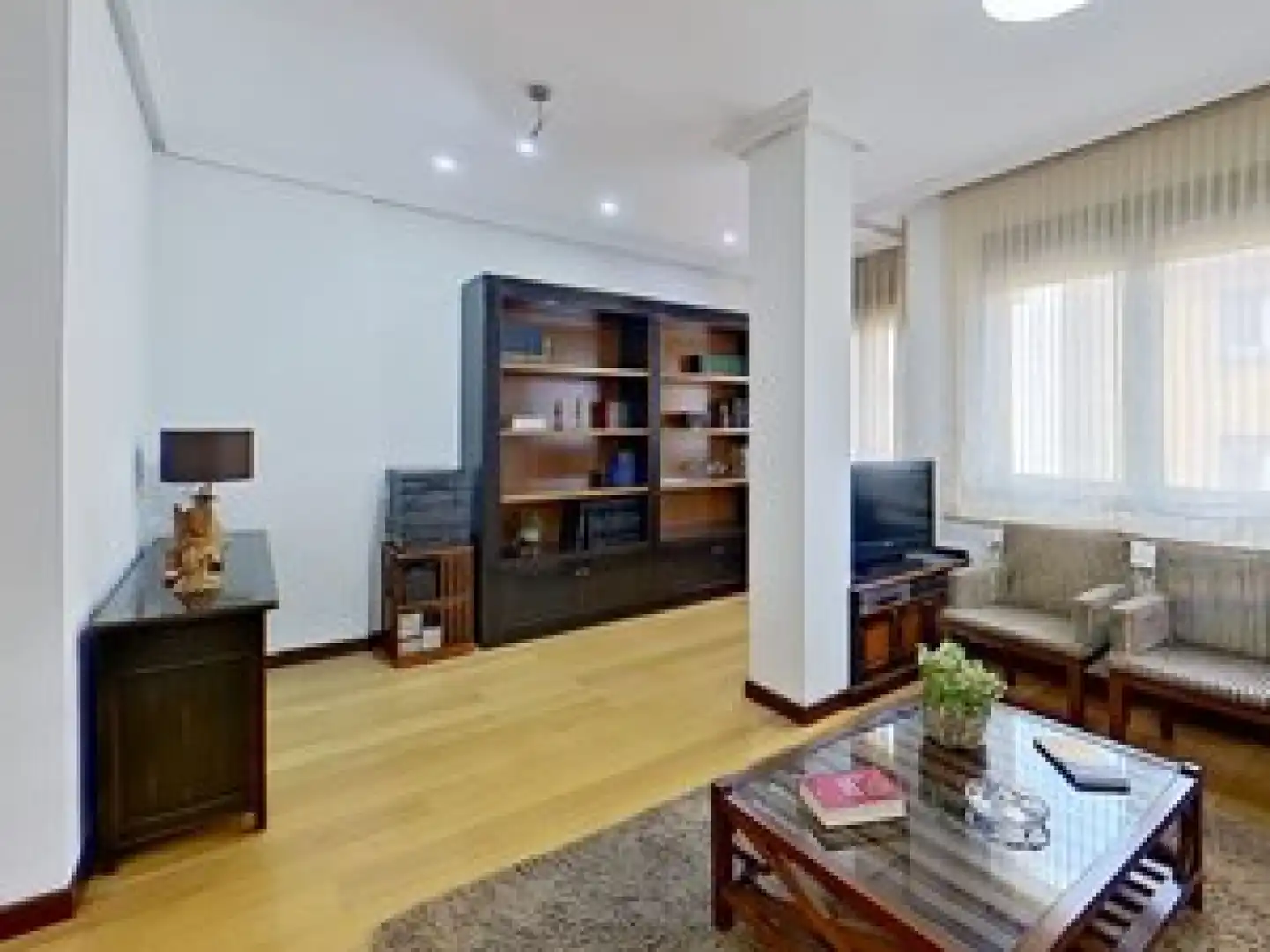 Sala de estar de Piso en venta en Oviedo  con Calefacción