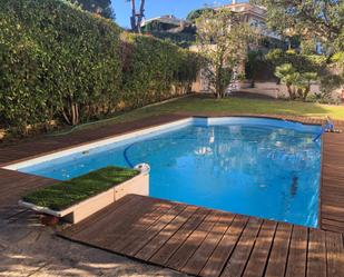 Piscina de Casa o xalet en venda en Cabrils amb Calefacció, Jardí privat i Terrassa