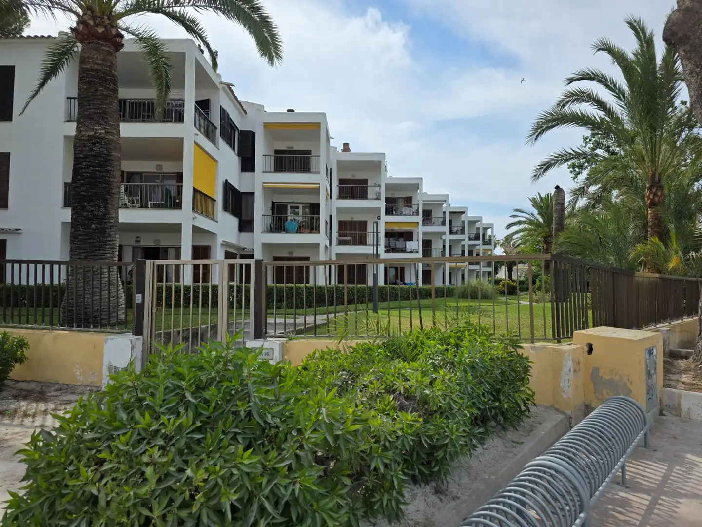 Vista exterior de Àtic en venda en Alcúdia amb Aire condicionat, Jardí privat i Terrassa