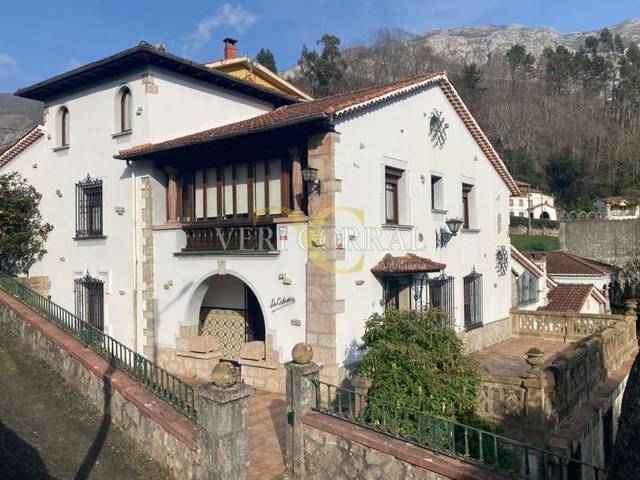 Casa-chalet en Venta en Barrio San Roque en Peñamellera Alta