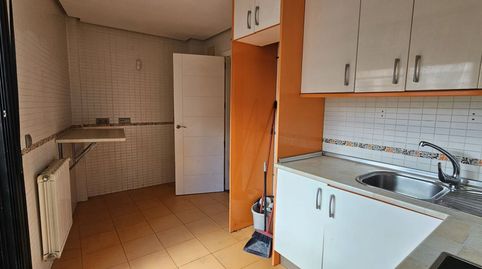Foto 5 de Piso en venta en Miguel Hernandez, Velilla de San Antonio, Madrid