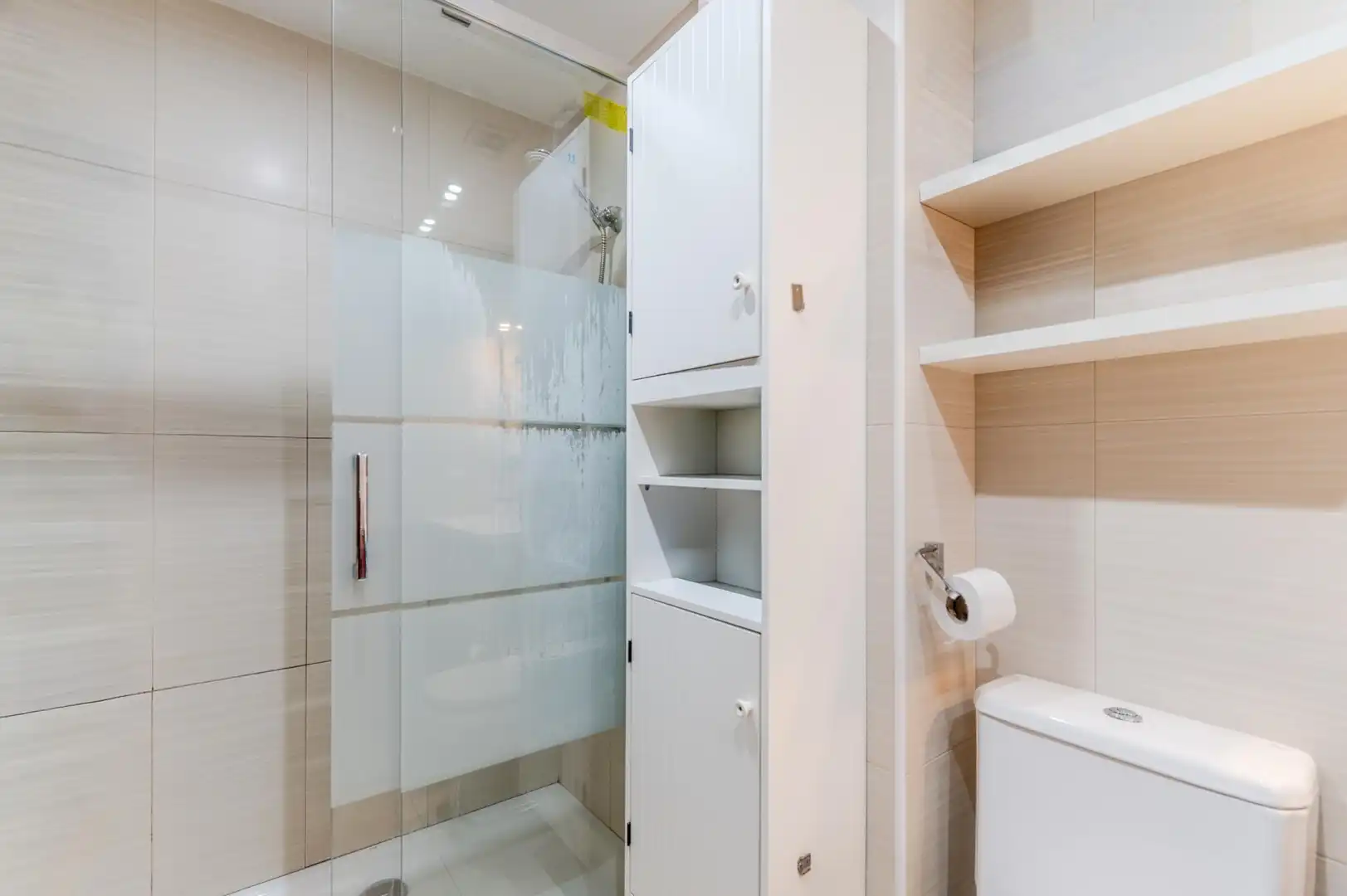 Baño de Ático en venta en Salt con Calefacción, Piscina y Horno