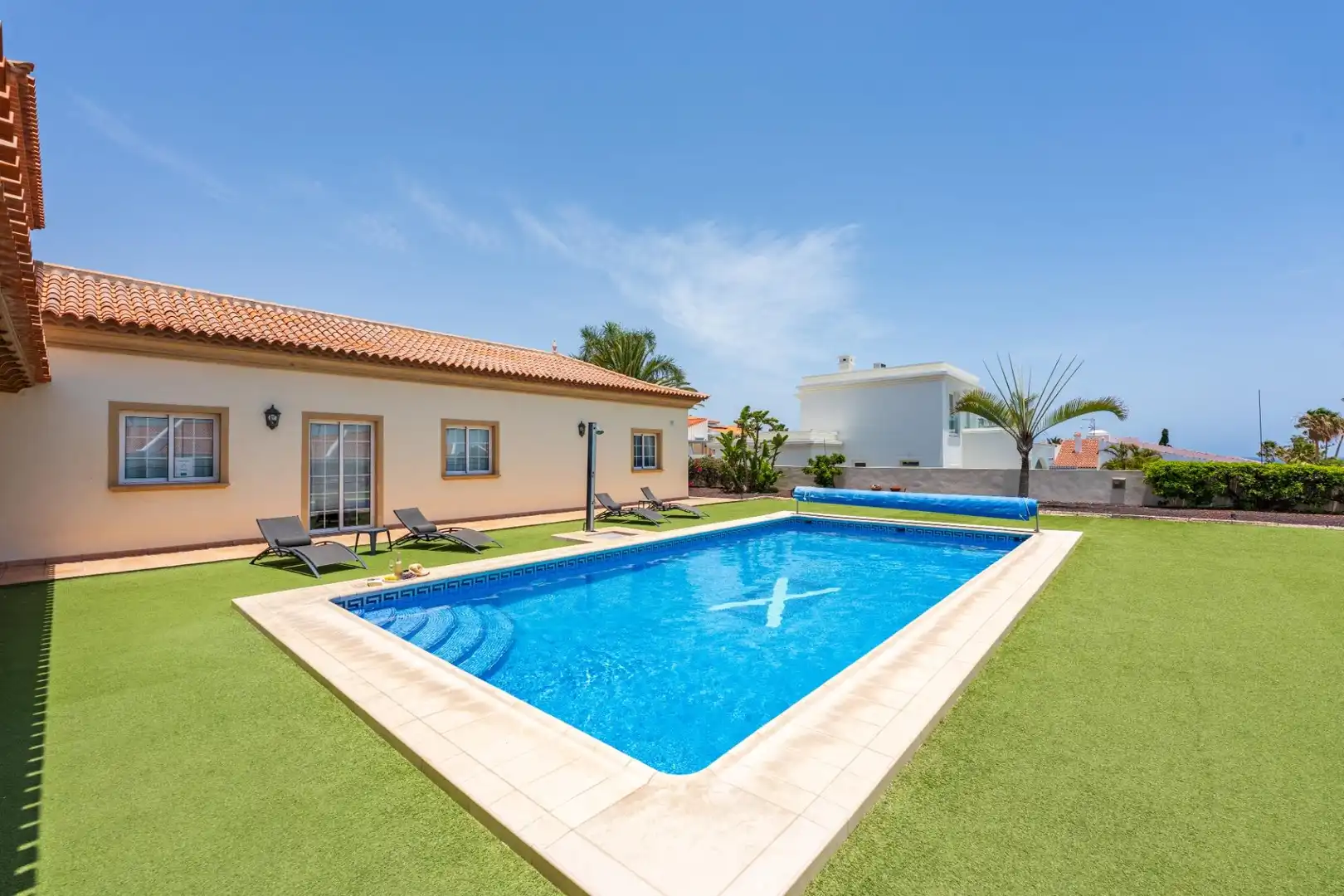 Swimming pool of Houses for sale in San Miguel de Abona  with Air Conditioner, Private garden and Terrace