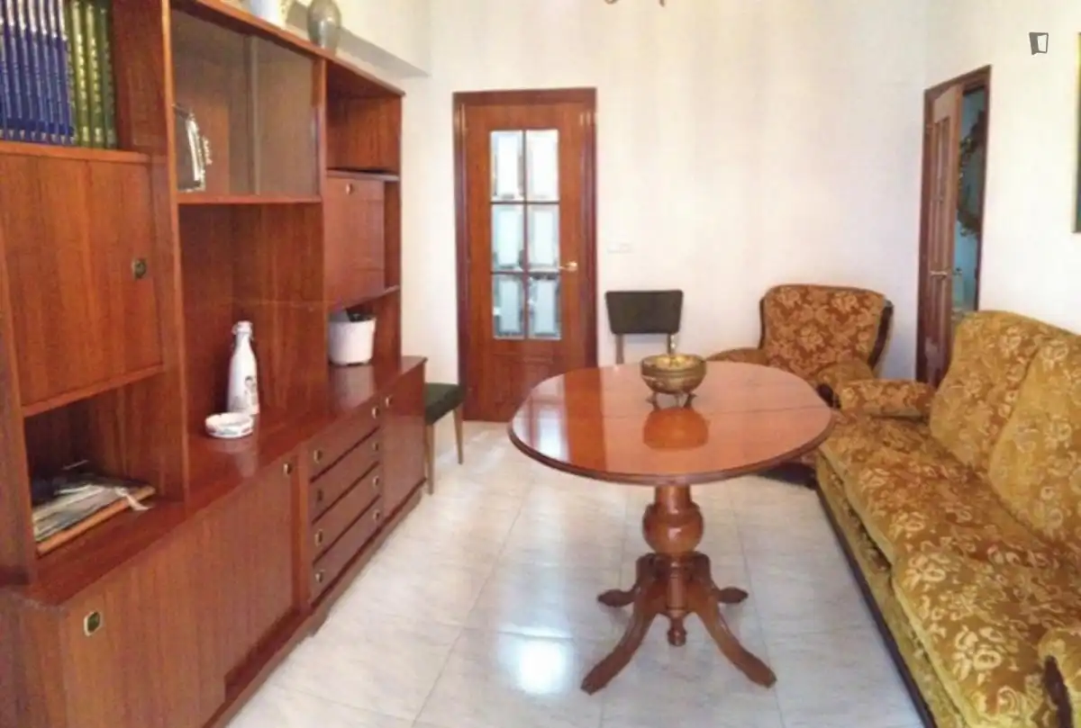 Room in Ciudad Jardín - Zoco