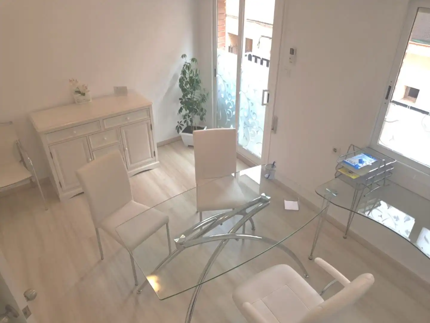 Comedor de Oficina de alquiler en L'Eliana con Aire acondicionado, Calefacción y Amueblado