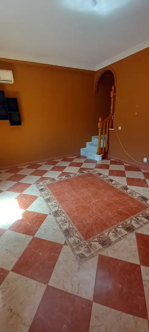Maisonette zum Verkauf in Sevilla mit Klimaanlage