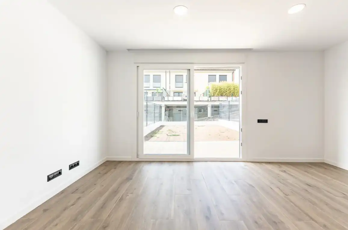 New build Terraced house with garden for sale in Carrer del Pintor Guàrdia, imagen 20