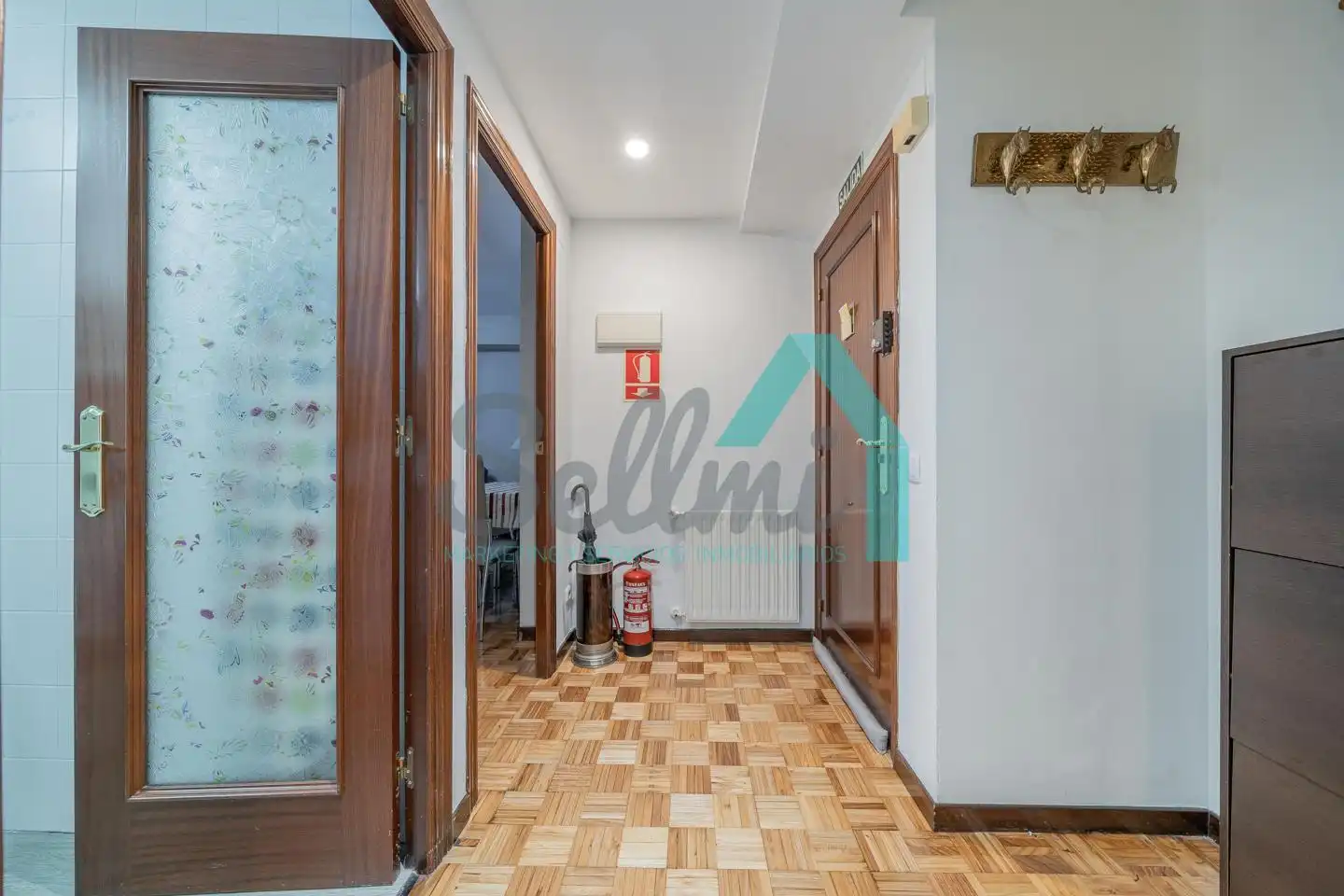 Planta baja de alquiler en Oviedo  con Calefacción, Parquet y Amueblado