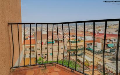 Exterior view of Flat for sale in Santa Coloma de Gramenet