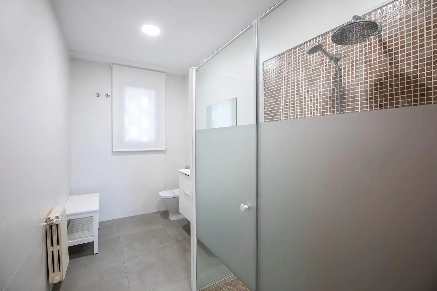 Bany de Casa o xalet en venda en Jaca amb Calefacció, Jardí privat i Terrassa