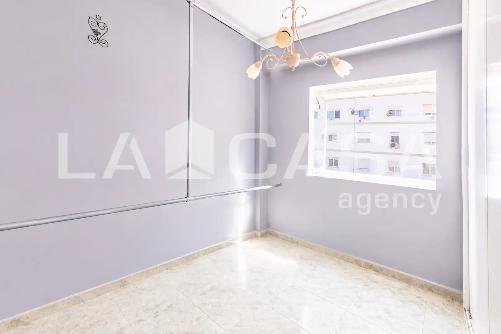 Schlafzimmer von Wohnung zum Verkauf in Valencia mit Möbliert