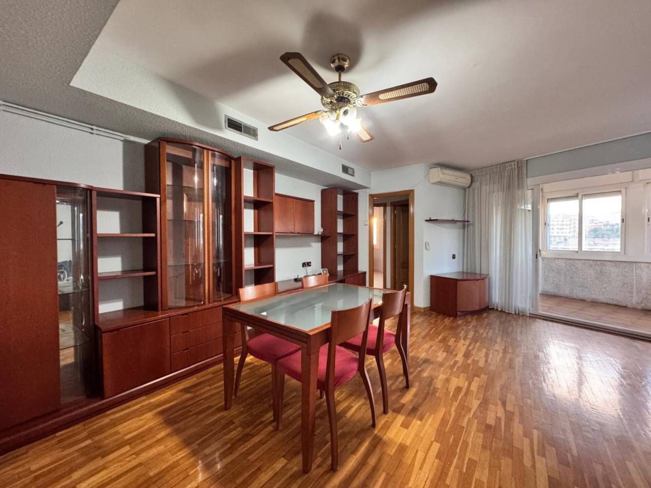 Dining room of Flat for sale in Badalona  with Air Conditioner, Heating and Parquet flooring