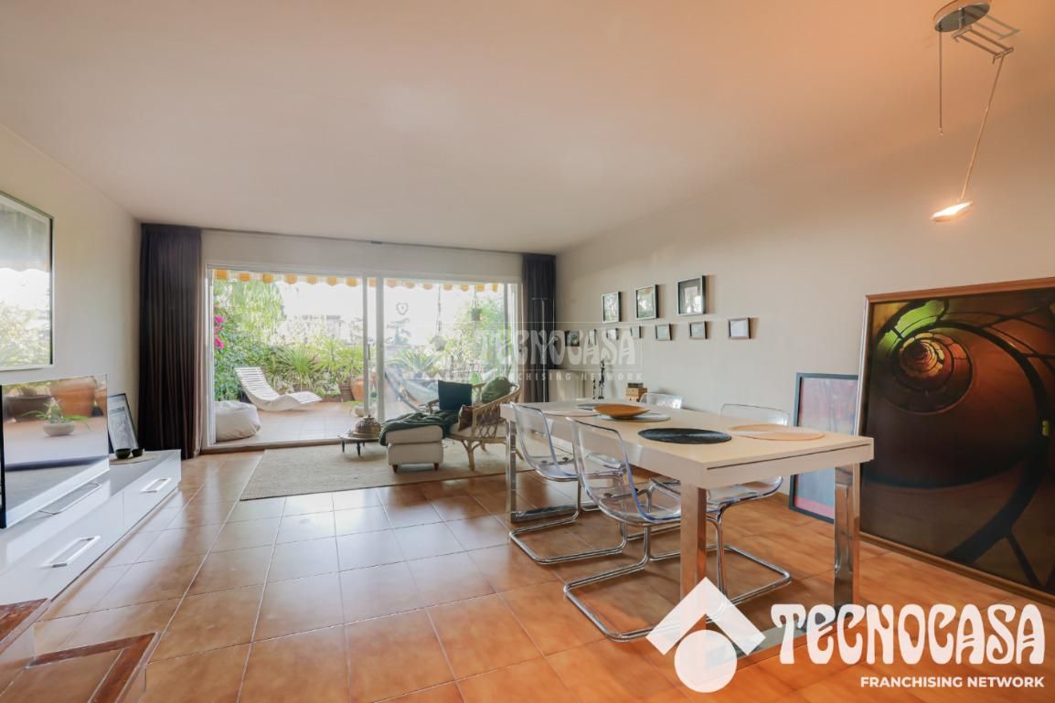 Living room of Single-family semi-detached for sale in Premià de Dalt  with Air Conditioner, Heating and Terrace