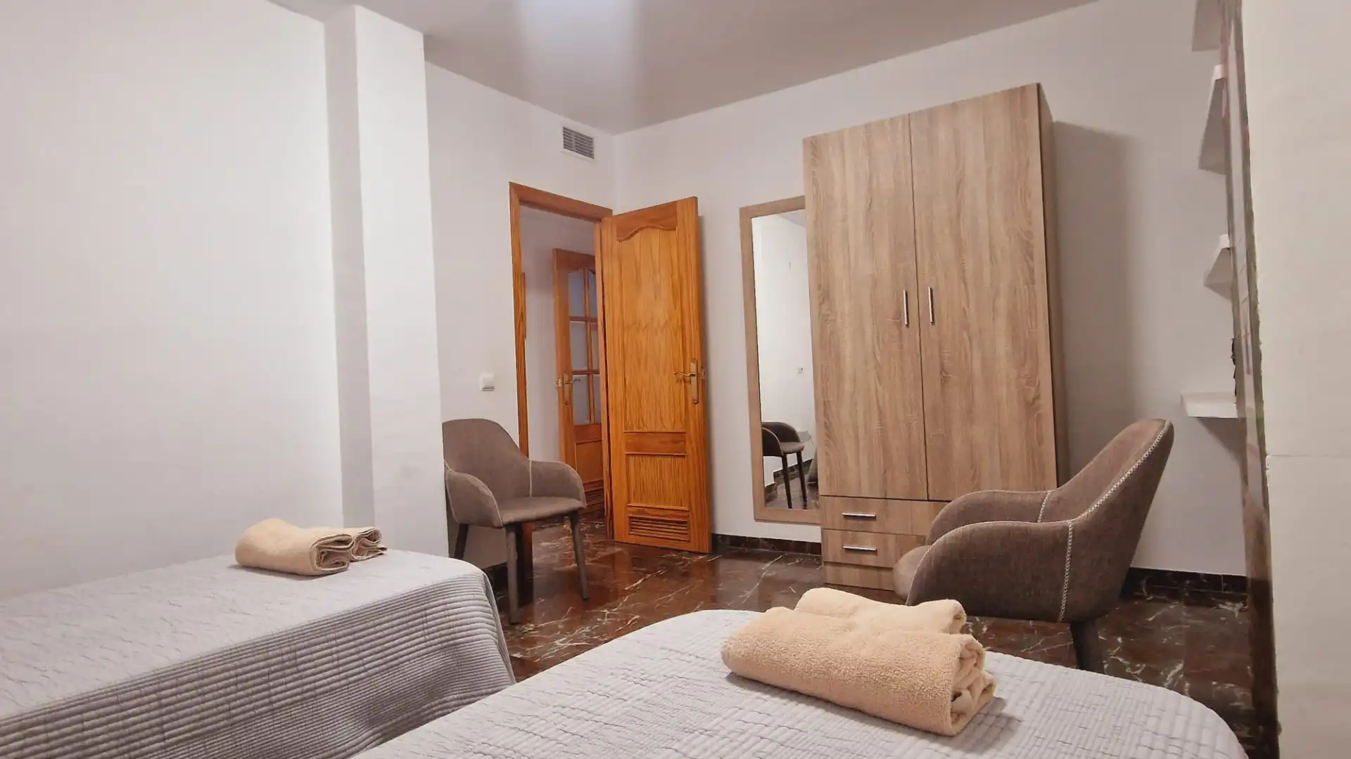 Bedroom of Flat for sale in Córdoba  with Air Conditioner, Heating and Furnished
