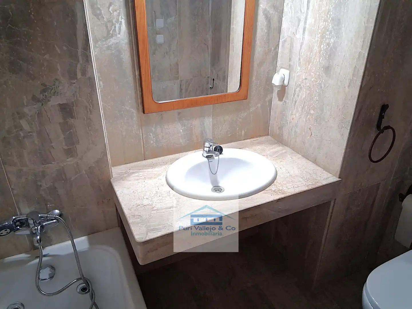 Baño de Piso de alquiler en Córdoba con Aire acondicionado y Balcón