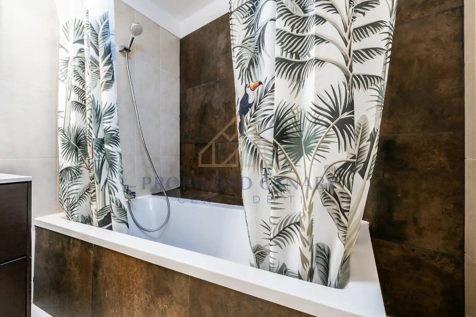 Bathroom of Flat for rent in La Victoria de Acentejo  with Storage room, Furnished and Oven