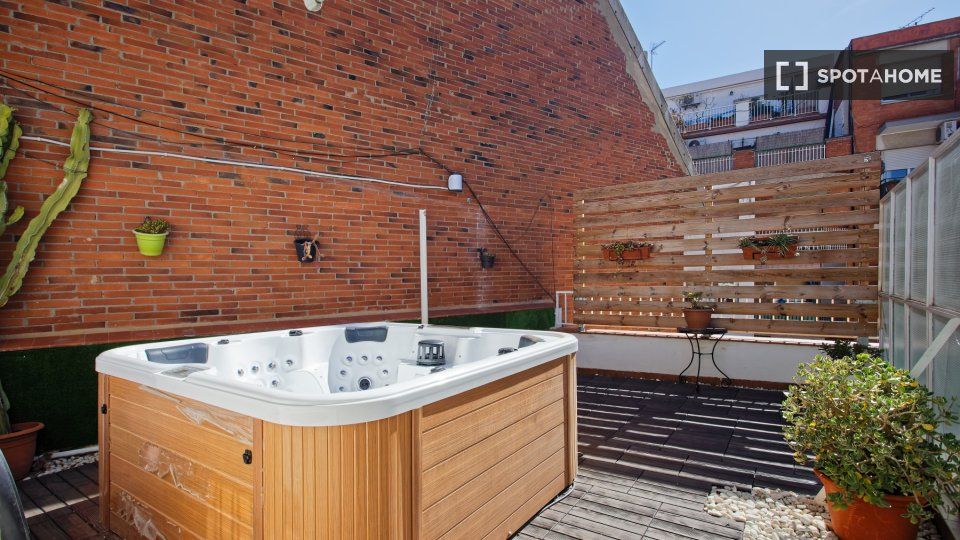 Terraza de Piso de alquiler en  Barcelona Capital con Aire acondicionado, Calefacción y Amueblado