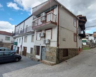 Vista exterior de Casa o xalet en venda en Casas del Castañar amb Aire condicionat