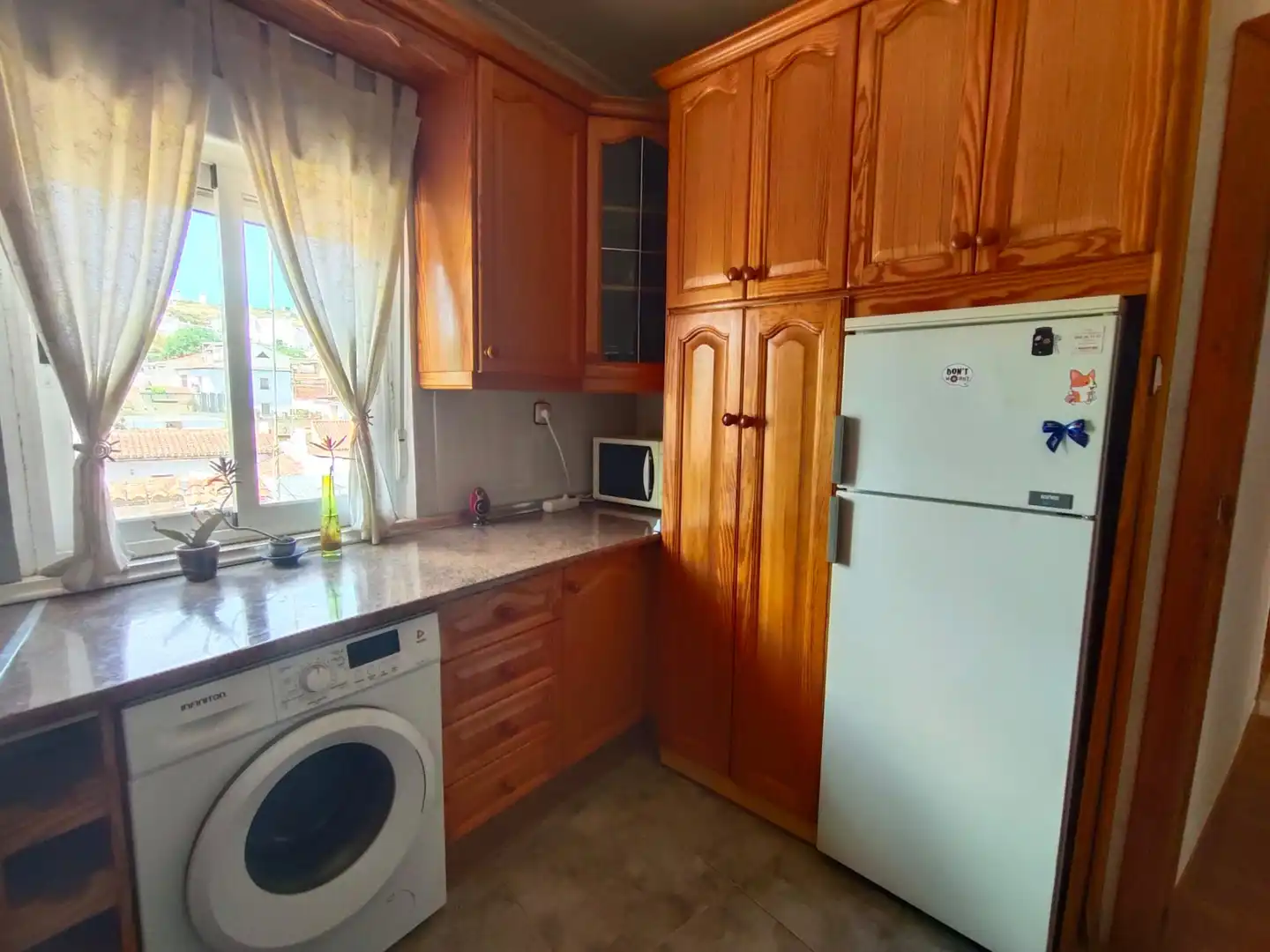 Cuina de Pis en venda en Guadix amb Aire condicionat, Terrassa i Moblat