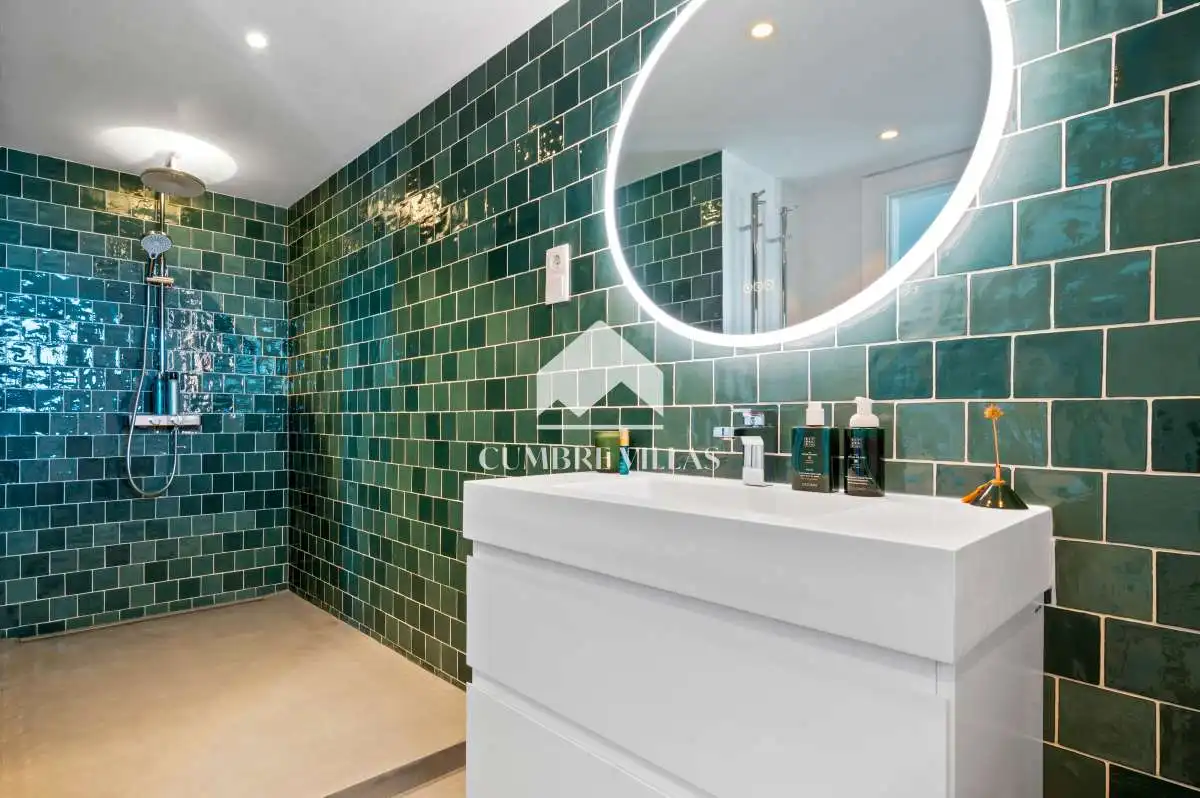 Bathroom of Houses for sale in Almuñécar  with Private garden, Terrace and Storage room