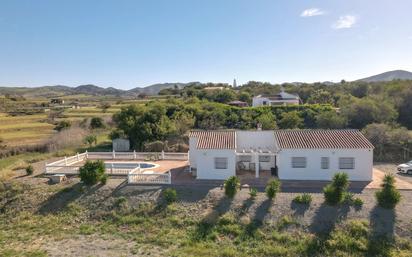 Vista exterior de Casa o xalet en venda en Pizarra amb Jardí privat, Terrassa i Piscina