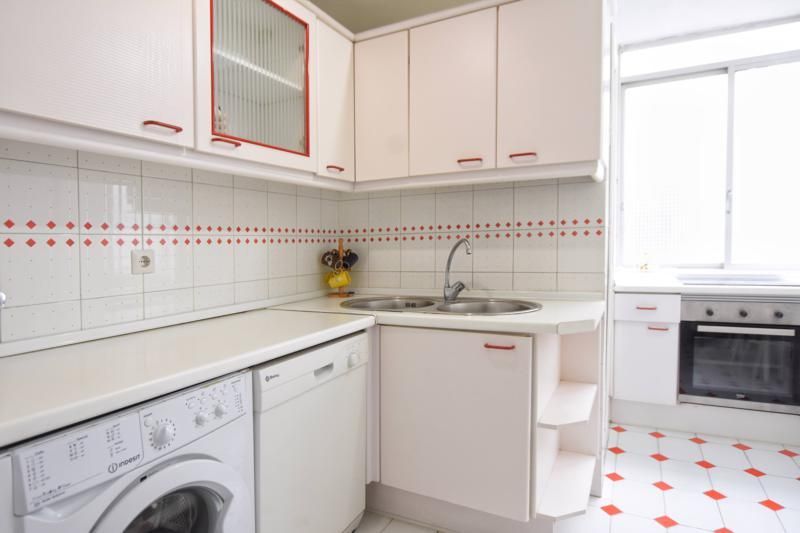 Cocina de Piso en venta en  Madrid Capital con Terraza