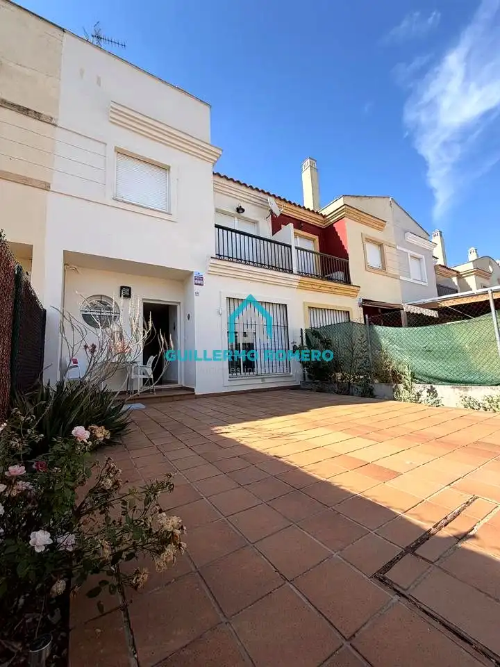 Vista exterior de Casa o xalet en venda en Huévar del Aljarafe