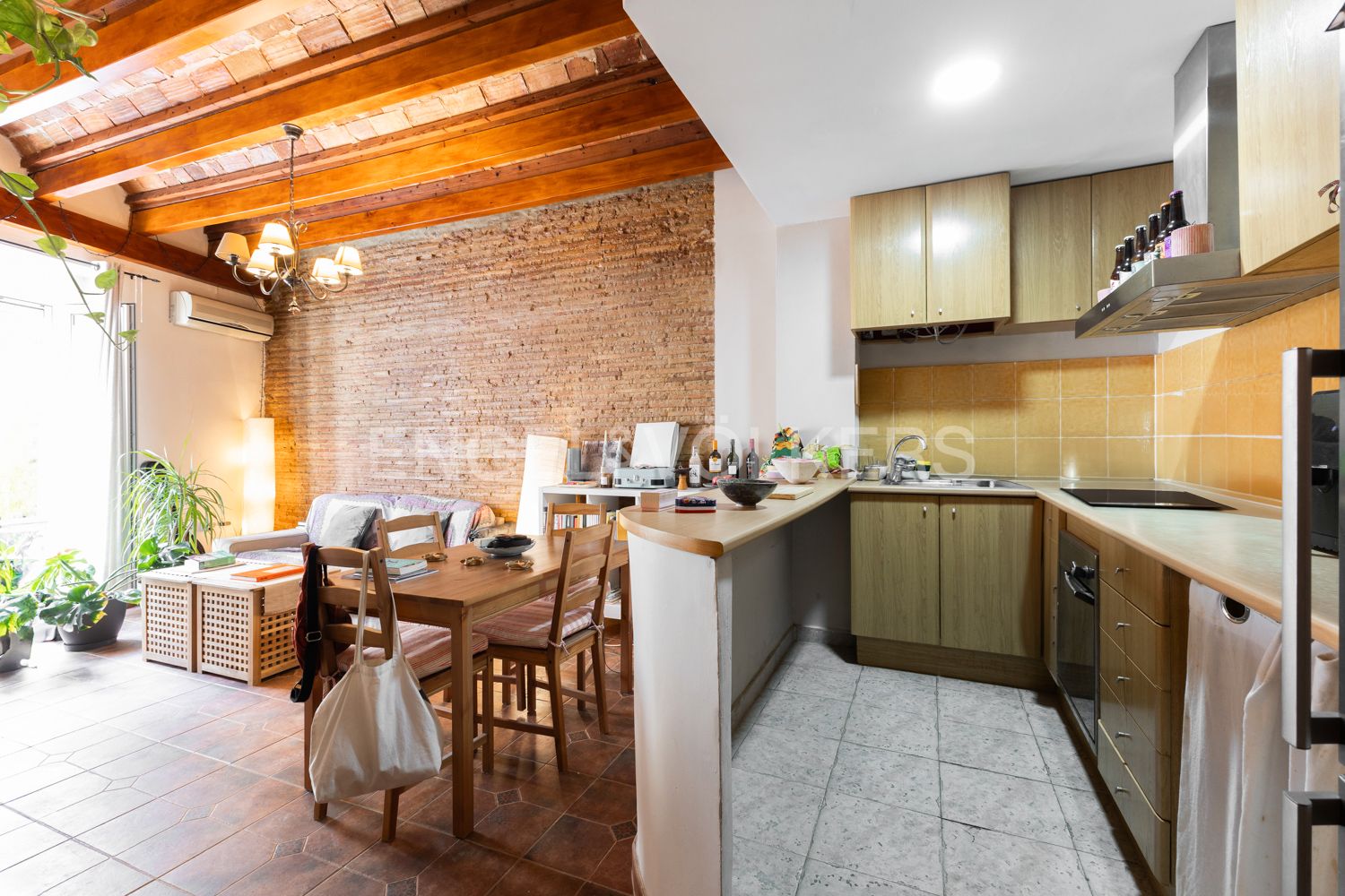 Kitchen of Apartment for sale in  Valencia Capital  with Air Conditioner, Heating and Storage room