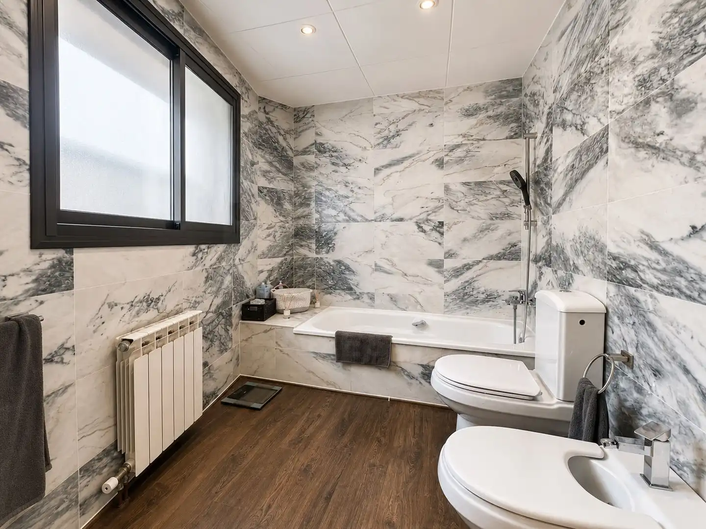 Bathroom of Duplexes for sale in La Roca del Vallès  with Air Conditioner, Heating and Terrace