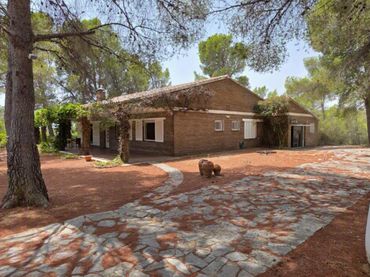 Casa con jardín en venta en Sant Jordi d'Alfama