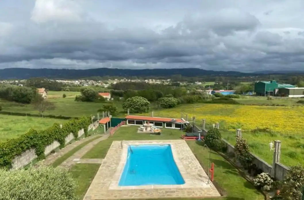 House with pool for sale in Valdoviño