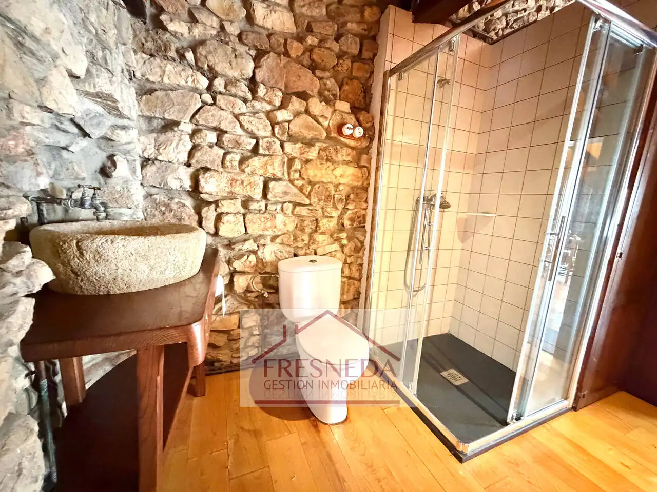 Badezimmer von Gebäude zum Verkauf in Avilés
