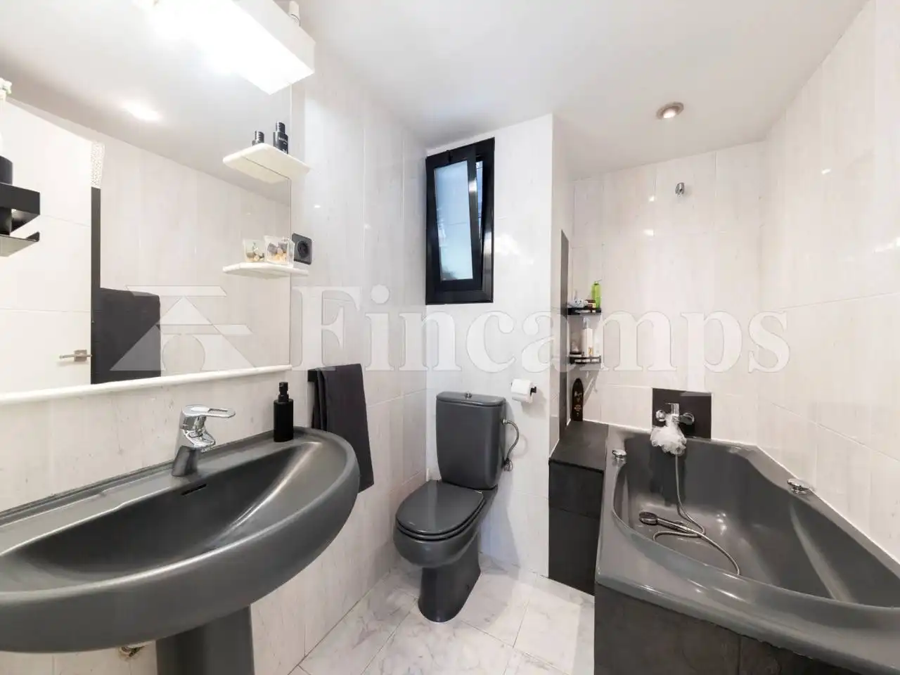 Baño de Piso en venta en Sabadell con Aire acondicionado y Calefacción