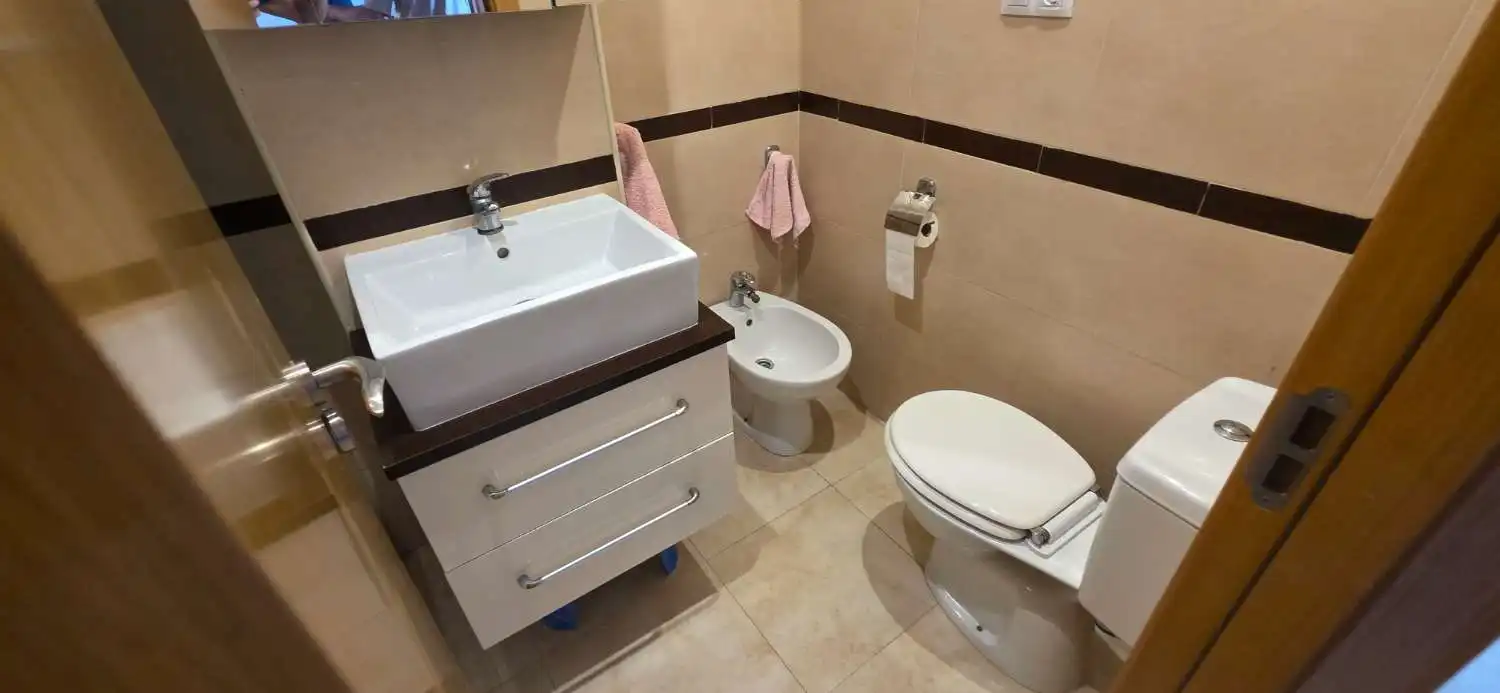 Bany de Apartament en venda en Oropesa del Mar / Orpesa amb Aire condicionat, Terrassa i Piscina