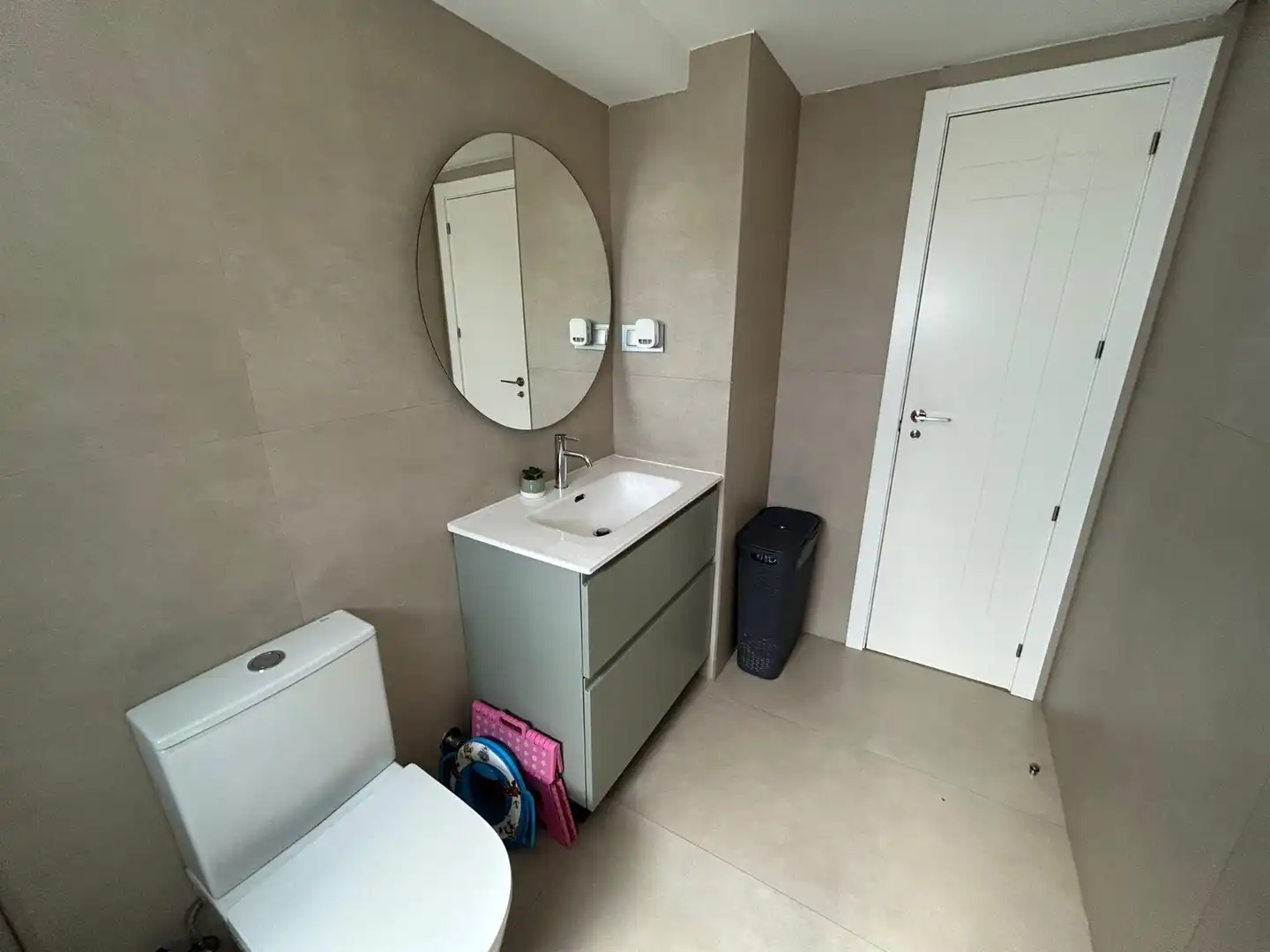 Bathroom of Flat for sale in Madrid  with Air Conditioner, Heating and Furnished