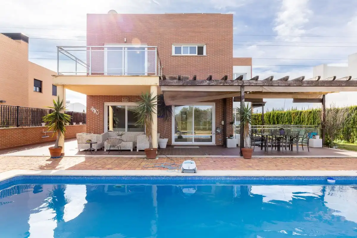 Casa con terrazza in vendita a Carrer de la Perdiu