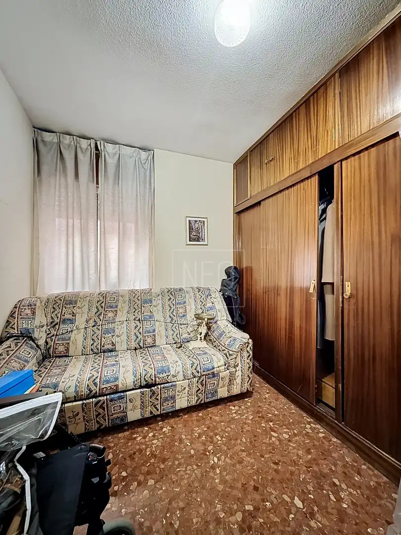 Bedroom of Flat for sale in Granada  with Heating, Storage room and Balcony