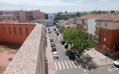 Außenansicht von Dachboden zum verkauf in Zamora Capital  mit Heizung und Terrasse