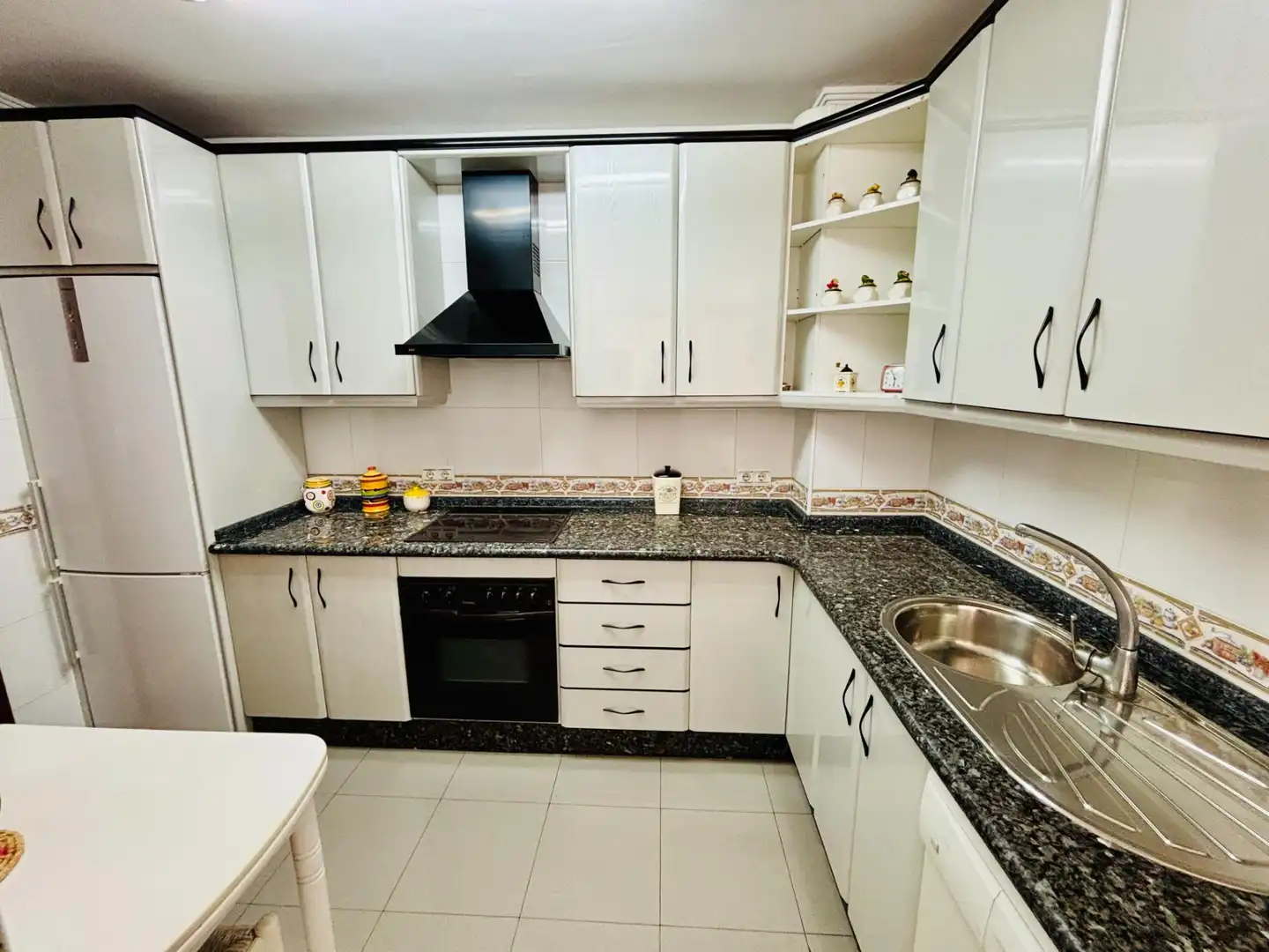 Cocina de Piso en venta en Málaga con Aire acondicionado, Calefacción y Jardín privado