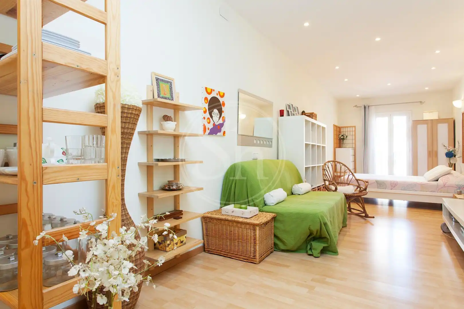 Wohnzimmer von Loft zum Verkauf in Barcelona mit Parkett und Balkon