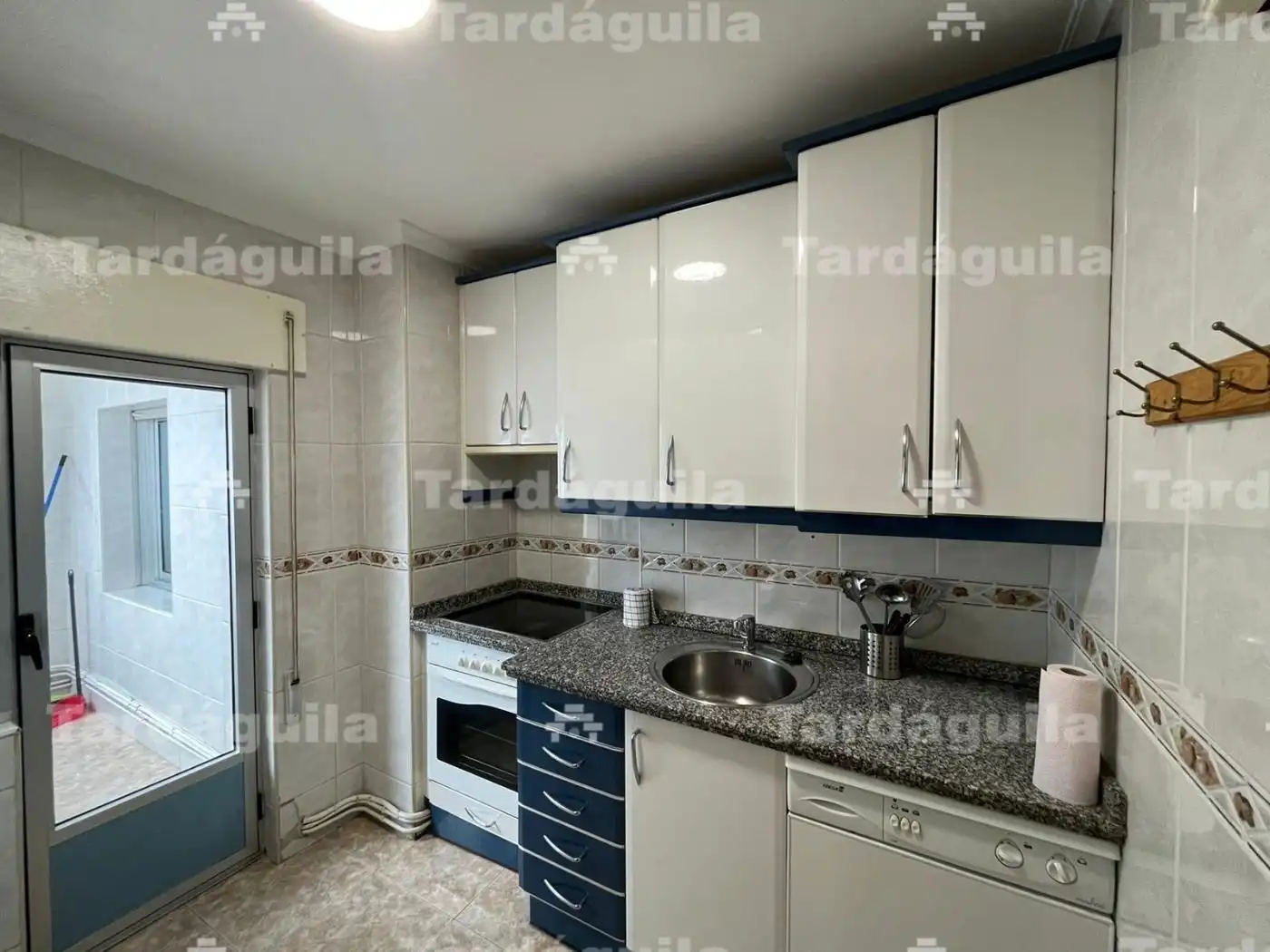 Flat for rent in Salesas