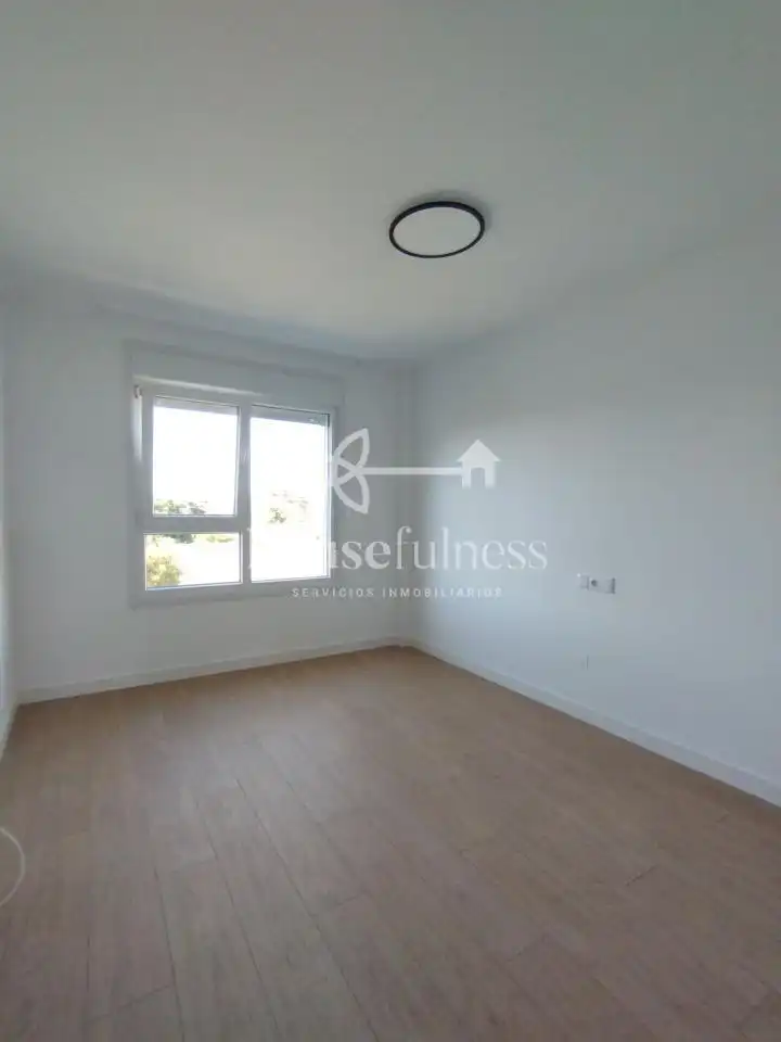 Schlafzimmer von Wohnungen zur Miete in Ferrol mit Heizung, Abstellraum und Möbliert