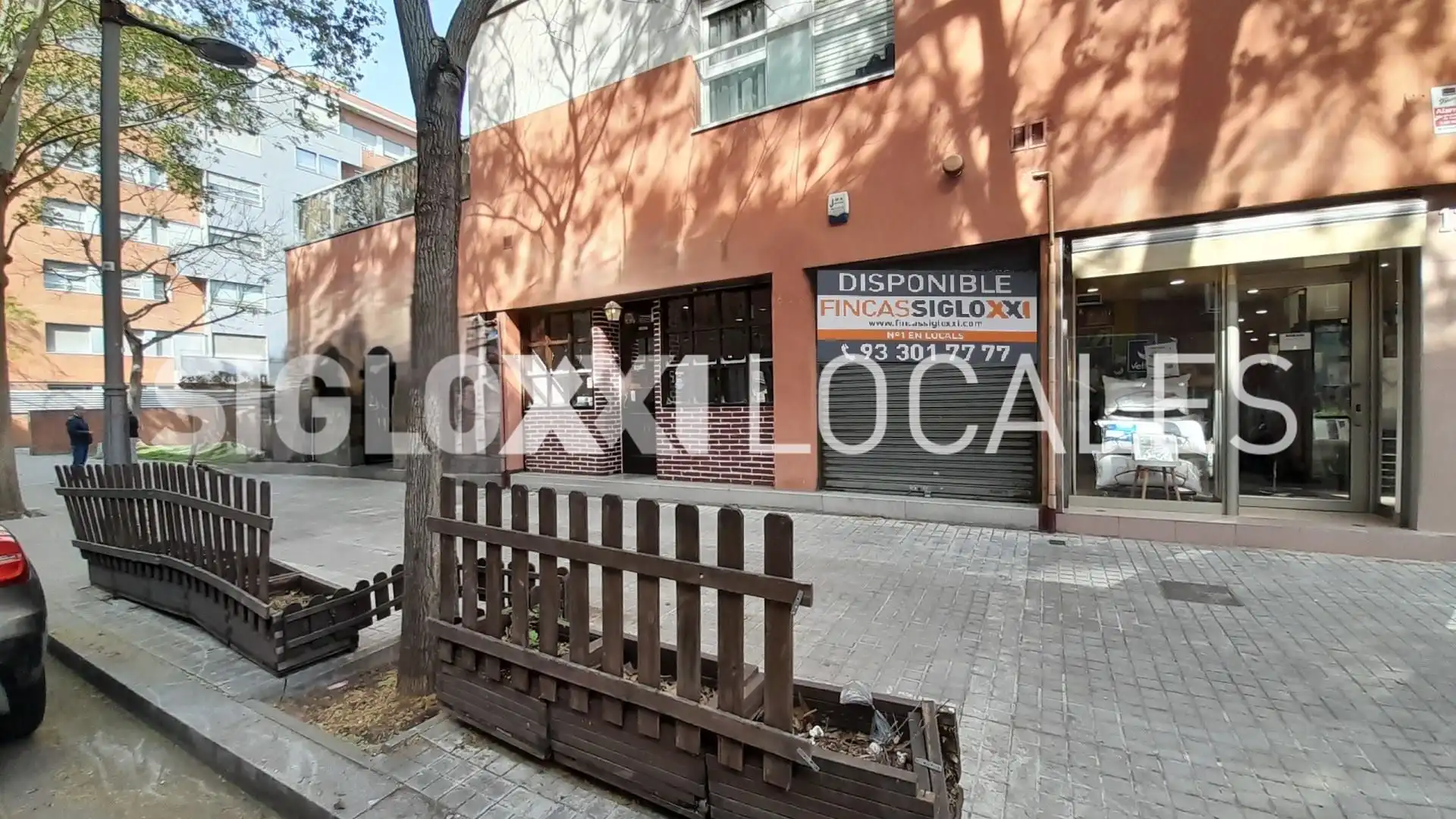 Vista exterior de Local en traspaso en  Barcelona Capital con Aire acondicionado