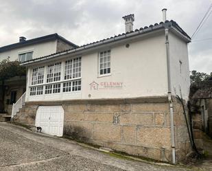 Vista exterior de Casa adosada en venda en San Cristovo de Cea amb Terrassa