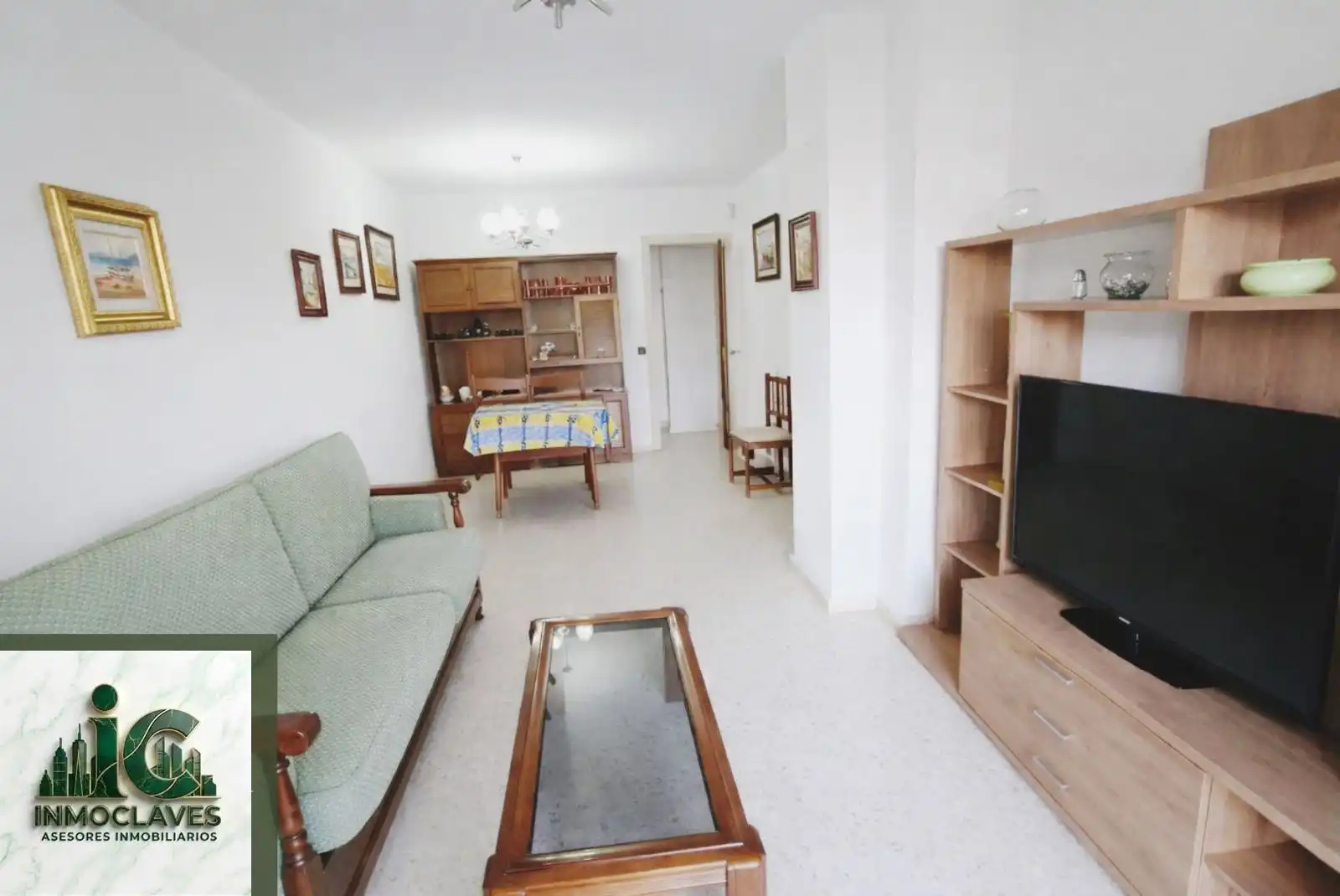 Sala d'estar de Pis en venda en Algeciras amb Moblat