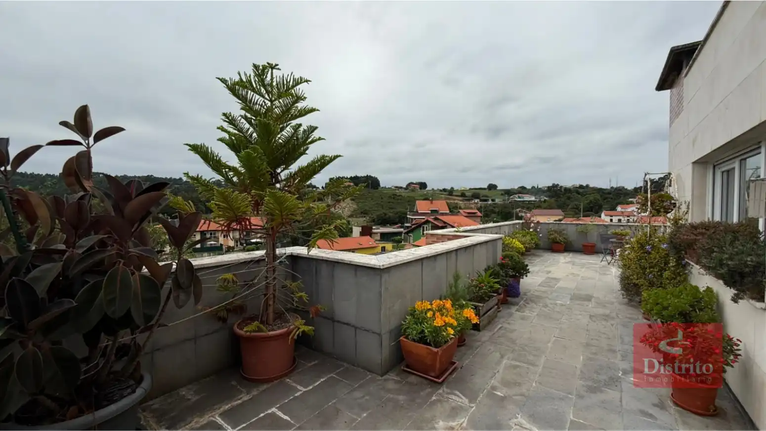 Terrasse von Dachboden zum Verkauf in Miengo mit Heizung, Terrasse und Abstellraum