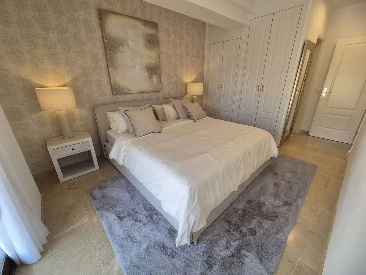 Dormitori de Apartament de lloguer en Marbella amb Aire condicionat, Calefacció i Terrassa